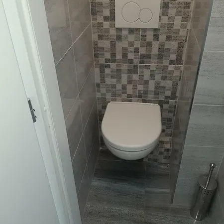 White Apartment, Kraskova 2, Lägenhet