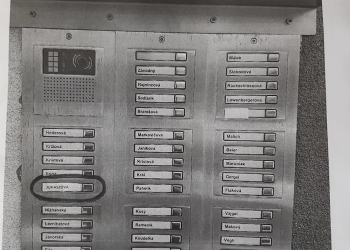 White Apartment, Kraskova 2, براتسيلافا