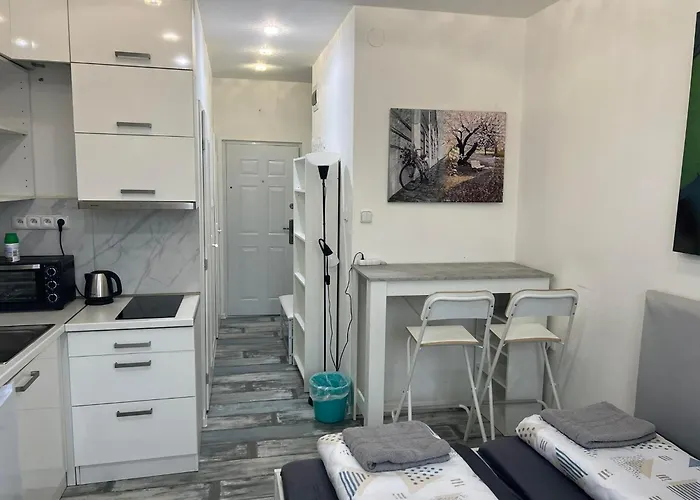 White Apartment, Kraskova 2, Appartamento